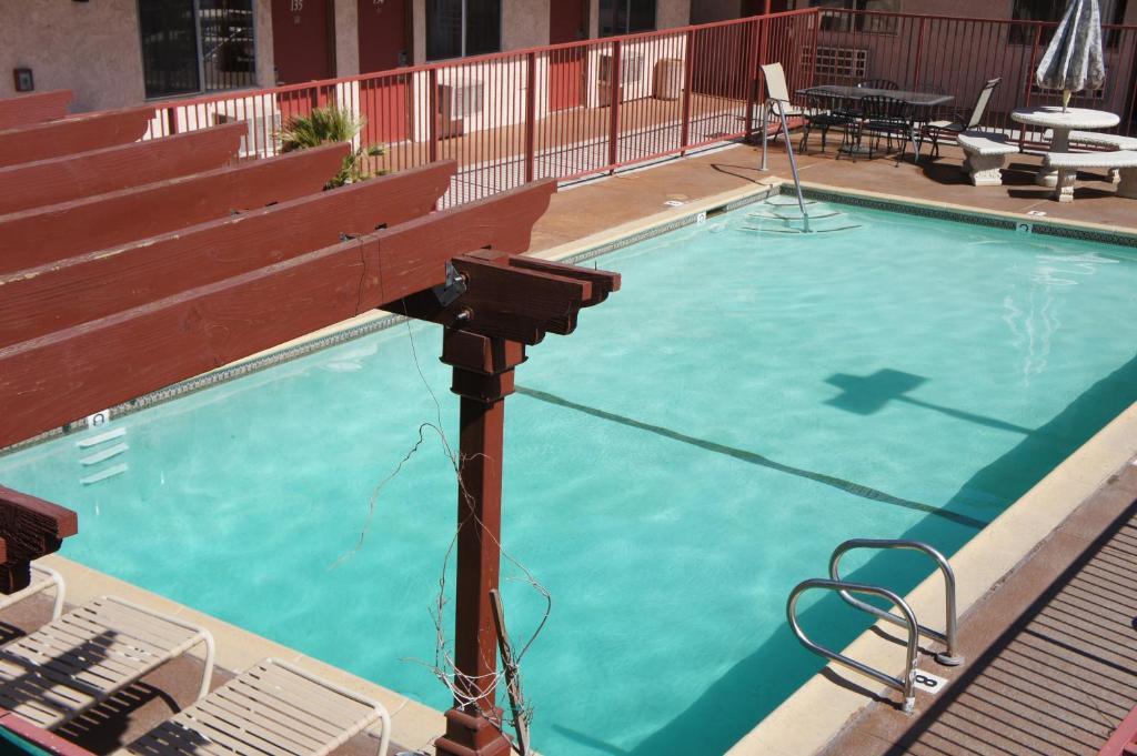 Park Avenue Inn & Suites Victorville Exterior photo